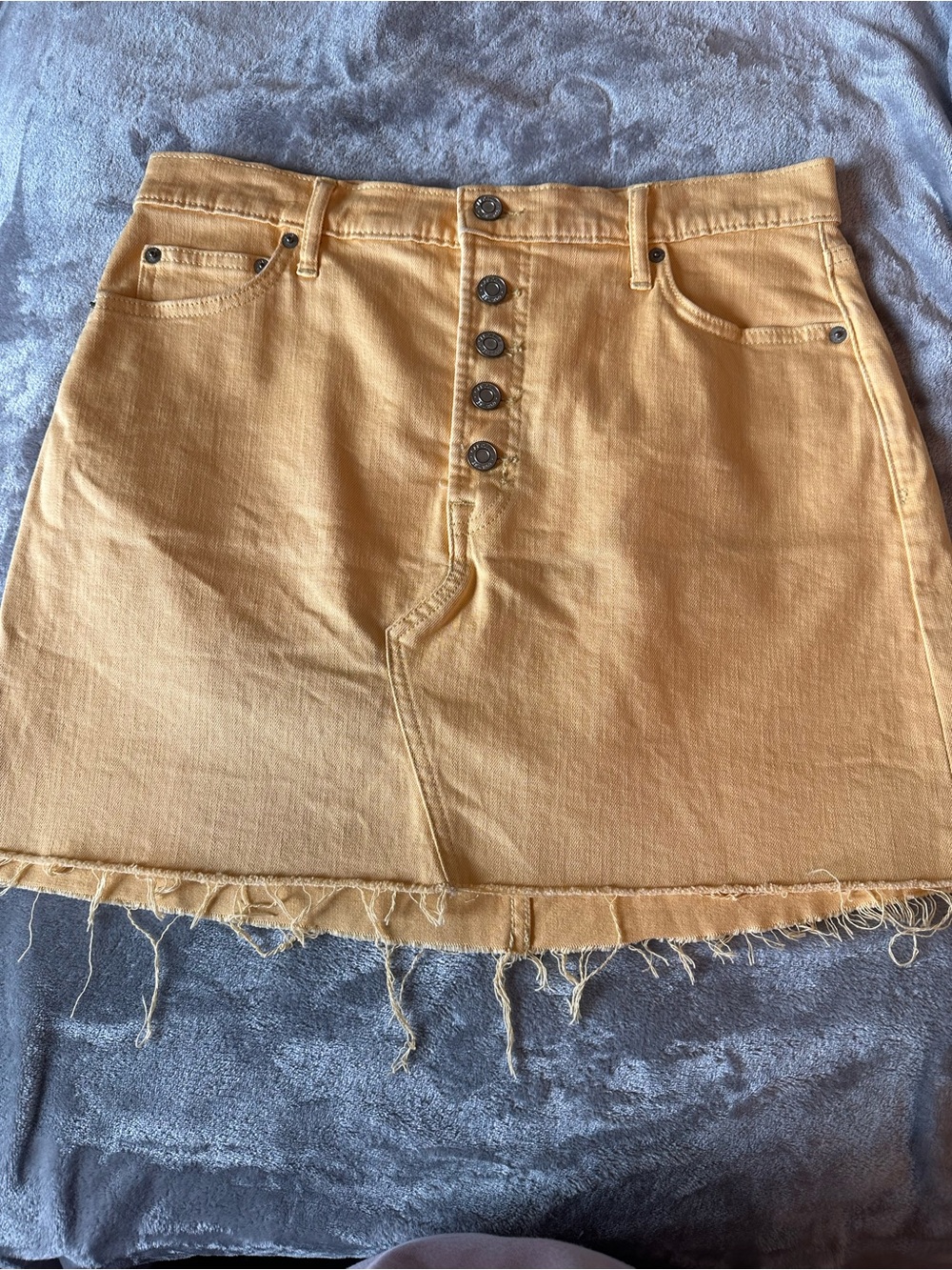 Women’s Gap Yellow Denim 5 Pocket Mini Skirt w/Button Fly & Seaming Detail Sz:10